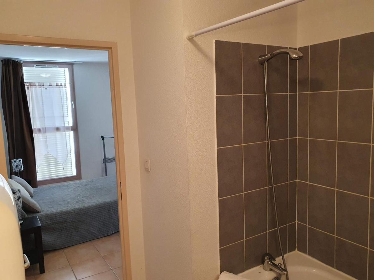 Joli Appartement T2 Dans Residence Avec Piscine, Hammam Et Parking Gratuits Carcassonne Exterior foto